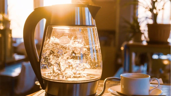 Изображение к статье: Почему не стоит повторно кипятить воду для чая и кофе