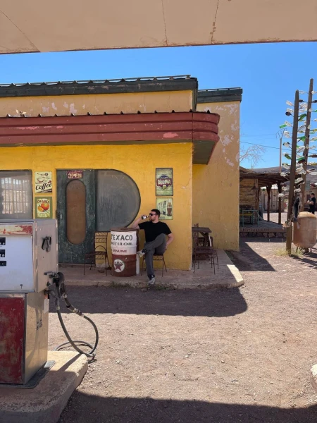 Изображение к статье: На этой заправке происходили странные и пугающие события.