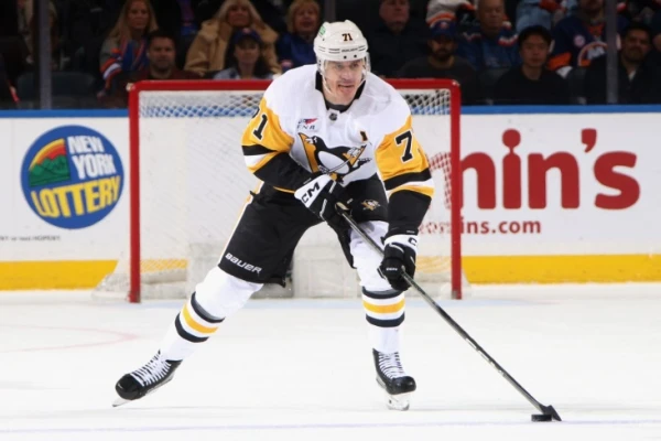 Изображение к статье: НХЛ. Евгений Малкин повторил рекорд легендарного Горди Хоу, установленный 57 лет назад