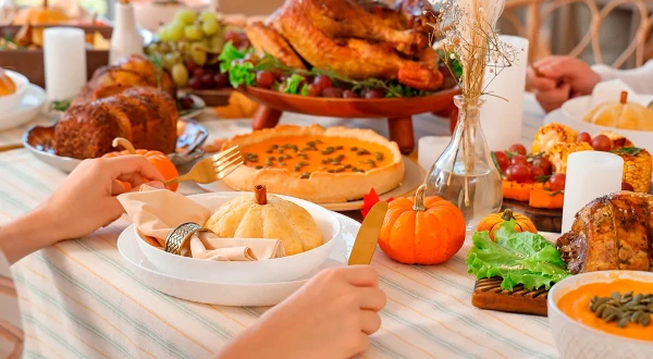 Изображение к статье: Почему осенью тянет на жирное и сладкое и как помочь своему организму