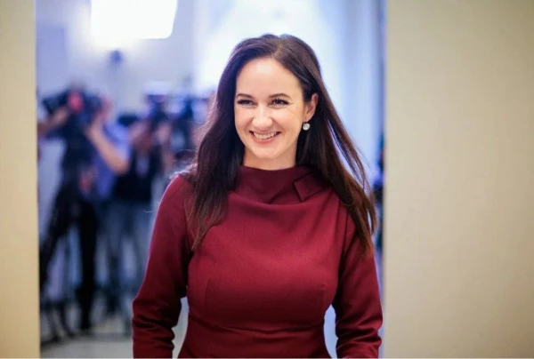 Изображение к статье: Инга излучает оптимизм.