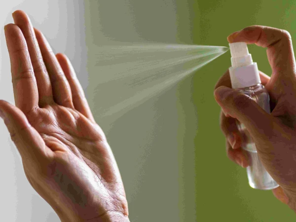 Изображение к статье: ЕС обсуждает запрет спиртовых антисептиков из-за содержания в них этанола