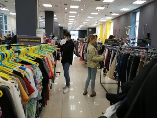 Изображение к статье: Многие покупатели направили свои взоры на секонд-хэнды.