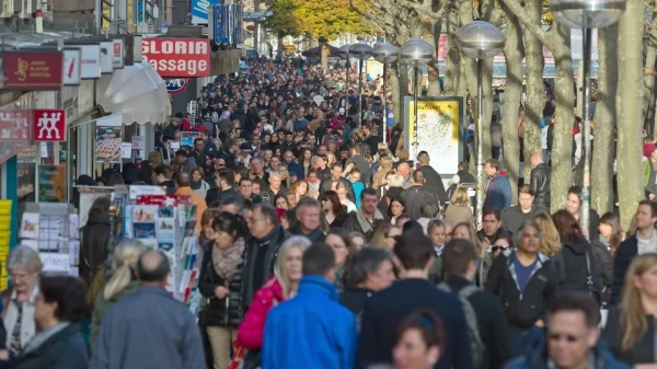 Изображение к статье: Облик немецких городов давно стал многорасовым.