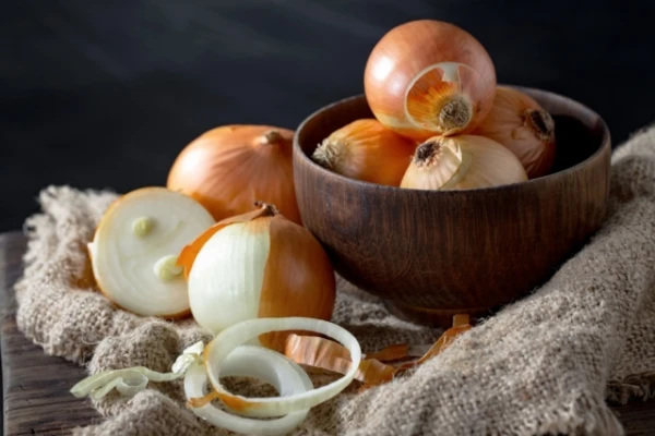 Изображение к статье: Врач развенчала миф о пользе чеснока и лука при простуде