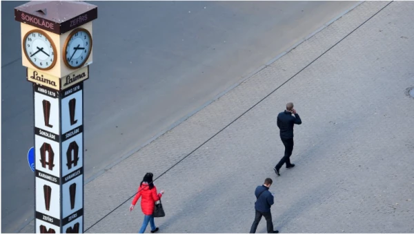 Изображение к статье: Случилось: Латвия перевела стрелки часов по стандарту 1981 года