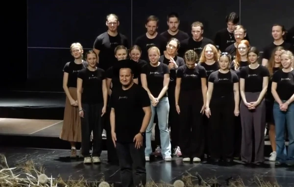 Изображение к статье: Хор «Kamēr...» в четвёртый раз завоевал главный трофей Европы. Что они спели?