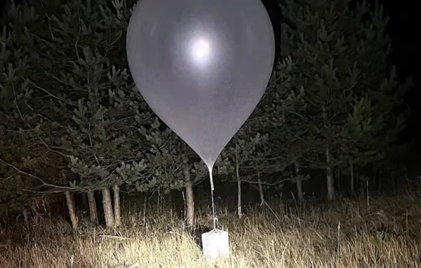 Изображение к статье: В аэропорту Вильнюса из-за воздушных шаров вновь приостановлено авиасообщение