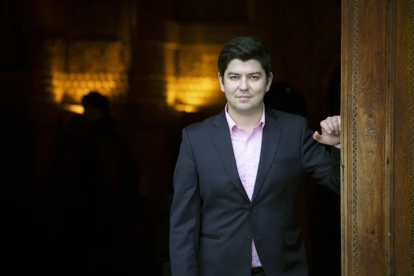 Изображение к статье: В Риге выступит Безход Абдураимов, которого называют «демоническим пианистом»