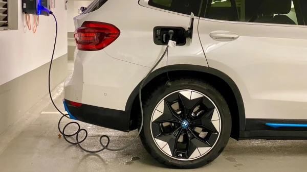 Изображение к статье: Деньги некуда девать? Продажи автомобилей в Европе резко выросли