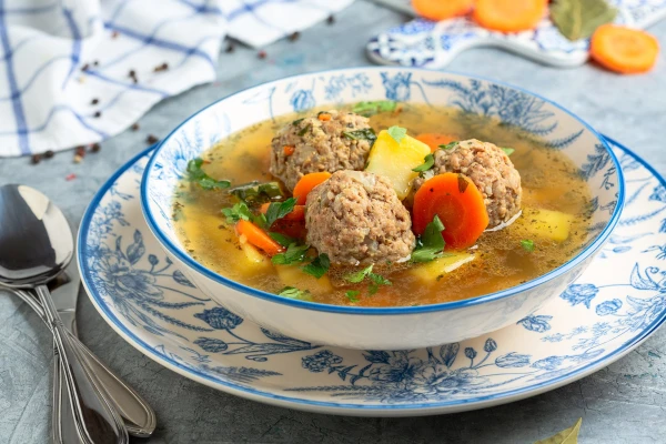 Изображение к статье: Какую специю нельзя добавлять в первые блюда, но даже опытные хозяйки ее используют