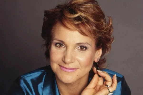 Изображение к статье: Драма Людмилы Артемьевой: алкоголизм мужа, потеря ребёнка и тайна, о которой она молчит