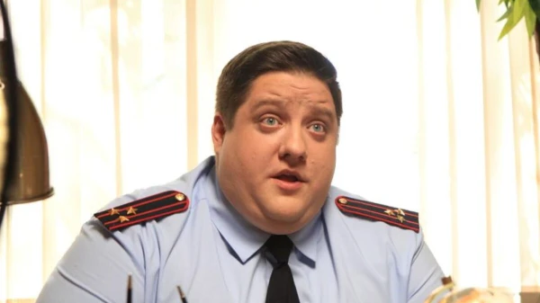 Изображение к статье: Умер актер Роман Попов, известный по роли Мухича в сериале «Полицейский с Рублевки»