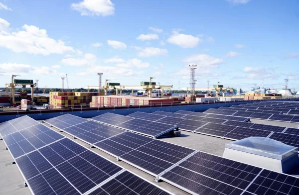 Изображение к статье: Государство даст денег на установку солнечных панелей в многоквартирных домах