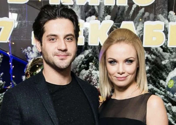 Изображение к статье: Марк Богатырев и Татьяна Арнтгольц. Cоцсети.