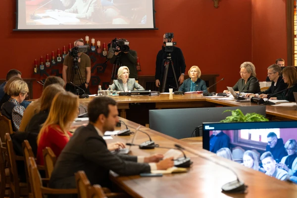 Изображение к статье: Призрак Путина в Сейме Латвии: сторонники Стамбульской конвенции наносят ответный удар