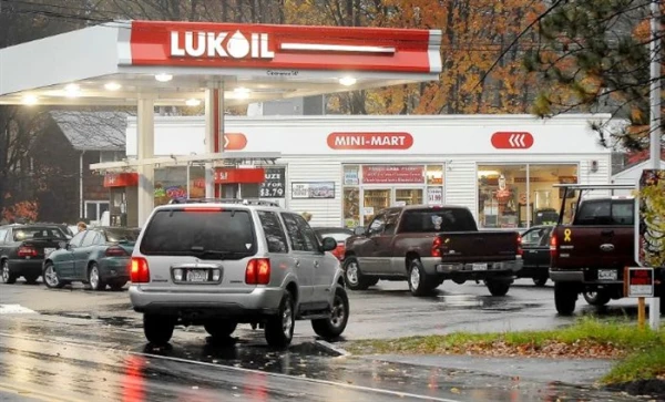 Изображение к статье: Владельцы американских внедорожников высоко ценили дешевое топливо.