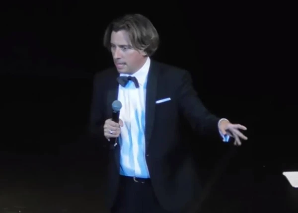 Изображение к статье: Галкин поет не только на латышском - он спел на украинском на закрытой вечеринке с Лободой