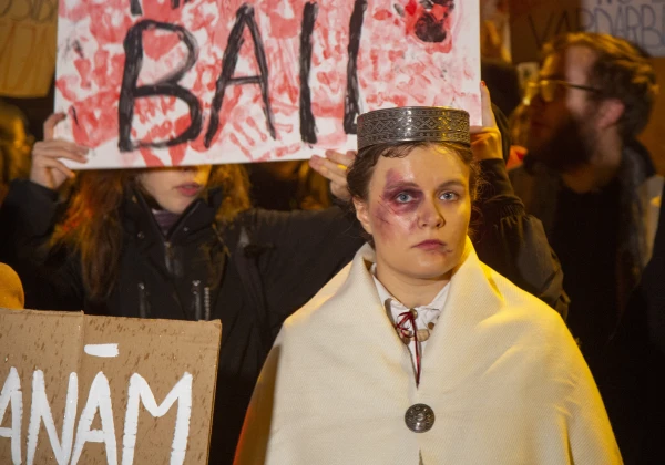 Изображение к статье: Битва за Стамбульскую конвенцию уже проиграна? Вся надежда на одного человека