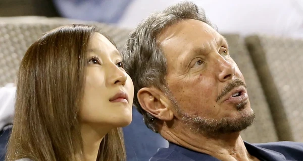 Изображение к статье: Ларри Эллисон и Джолин Чжу.