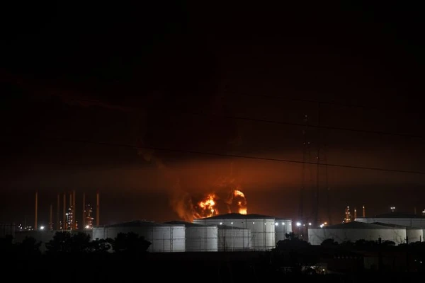 Изображение к статье: В Иране произошли мощные взрывы