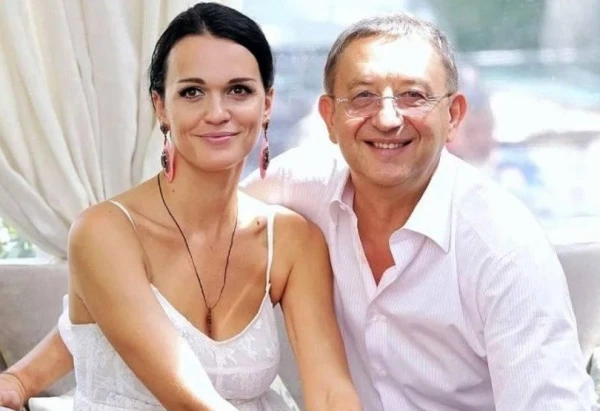 Изображение к статье: Господин Данилицкий жестоко обманул творческую супругу.