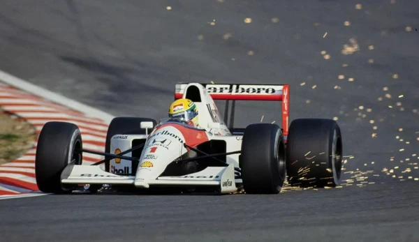 Изображение к статье: Болид Айртона Сенны 1991 года выставили на аукцион за 15 миллионов долларов