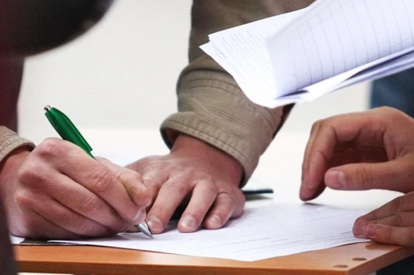 Изображение к статье: «Нет принудительным консультациям!» — 10 000 латвийцев выступили против ограничений права на аборт