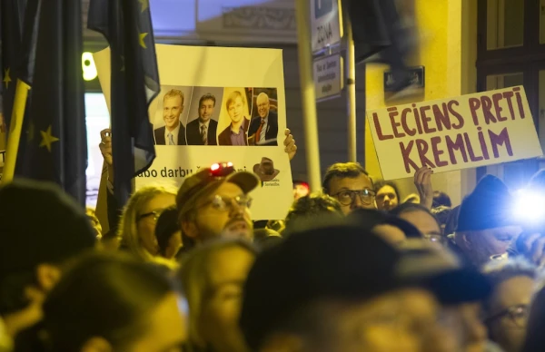 Изображение к статье: В красном и с фонариком: в Риге и других городах сегодня пройдут акции протеста