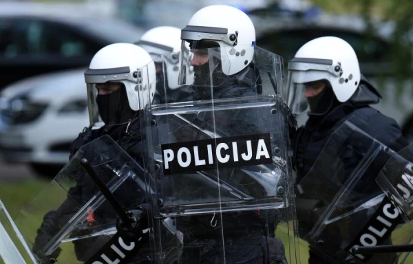 Изображение к статье: Номер 15871, я буду жаловаться! Госполиция вводит цифровые коды вместо фамилий на форме