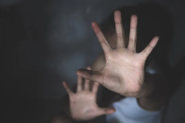 Изображение к статье: За избиение ребенка его мать и ее партнер приговорены к нескольким годам тюремного заключения