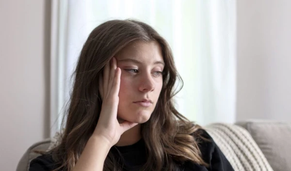 Изображение к статье: Выбросьте из головы: 4 устаревших правила, которые тянут женщину вниз и лишают счастья