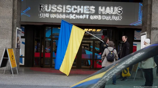 Изображение к статье: Украинские пикетчики протестуют.