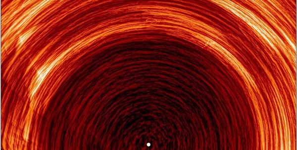 Изображение к статье: Магнитная сеть на поверхности Солнца оставляет следы в хромосфере.