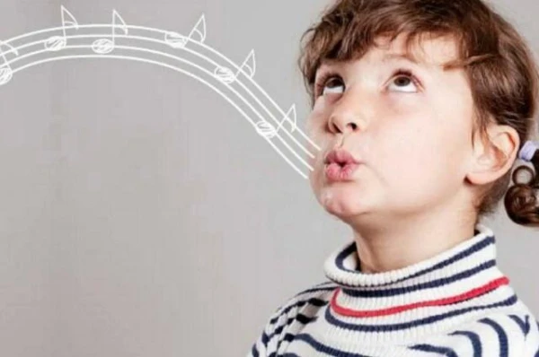 Изображение к статье: Почему свист в доме считается плохой приметой?