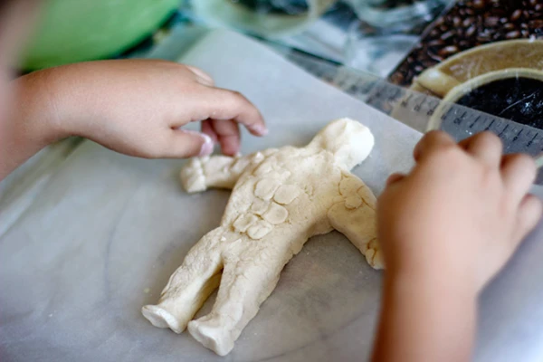 Изображение к статье: Экологичная развивашка для ребенка: как приготовить соленое тесто для лепки