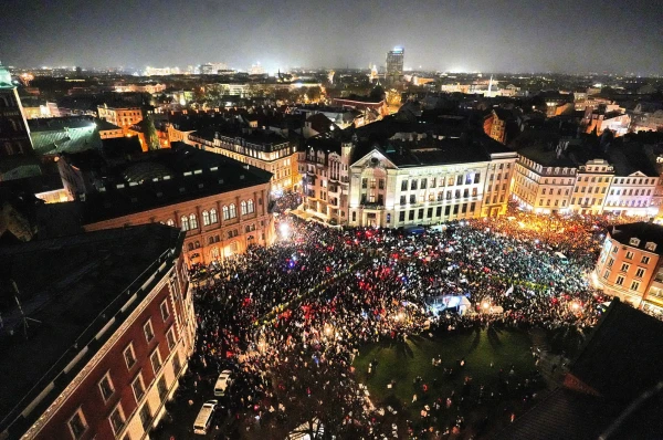 Изображение к статье: Когда верующий спорит с думающим, или «Лучше бы в Латвии завод построили»