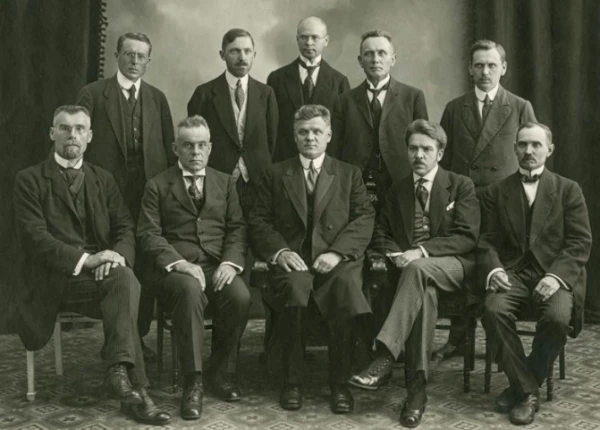 Изображение к статье: Латвийское правительство в 1919 году.