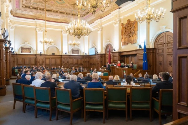 Изображение к статье: В Сейме Латвии много рассказывали об экономии, а потом увеличили свой бюджет на 2 миллиона евро