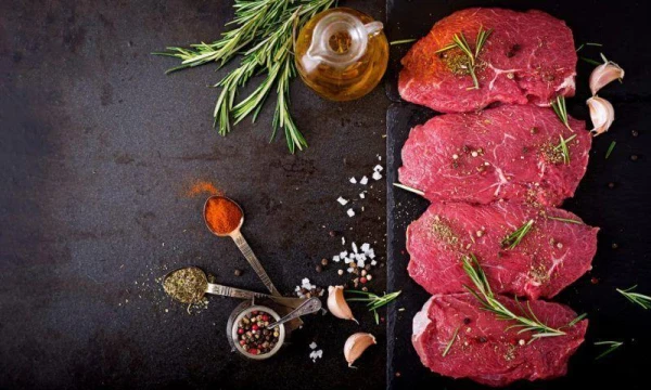 Изображение к статье: Можно ли обойтись без отбивания и маринования мяса для шашлыка: мнение повара