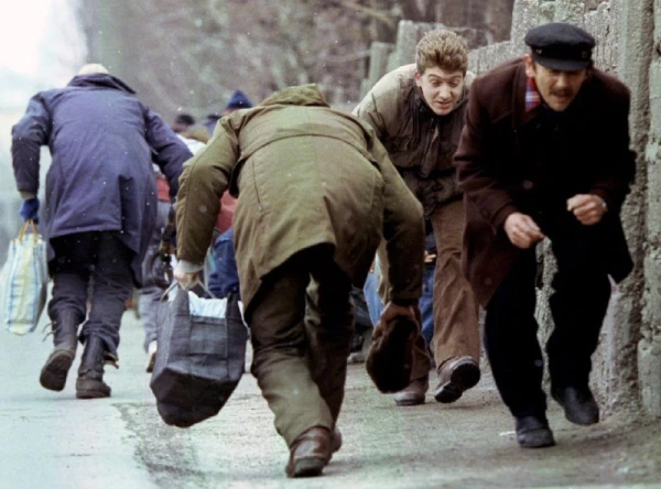 Изображение к статье: Ежедневные поиски пропитания в городе были смертельно опасны.