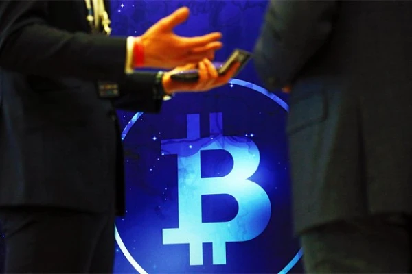 Изображение к статье: Биткоин резко подешевел