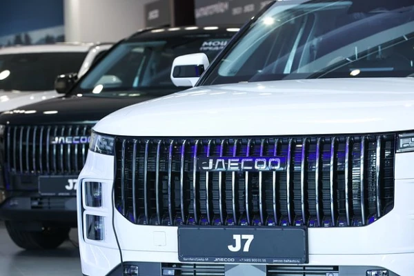 Изображение к статье: Владельцы китайских машин пожаловались на появление странных пятен