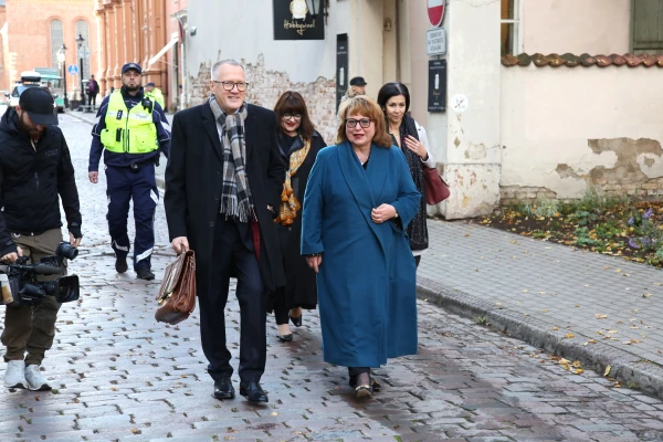 Изображение к статье: У министра финансов А.Ашераденса в бюджете завалялось 22 млн евро.