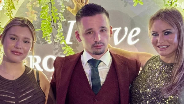 Изображение к статье: Артур расколол отношения мамы и дочки.