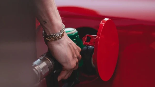 Изображение к статье: В Риге подняли цены на бензин: теперь он самый дорогой среди столиц стран Балтии