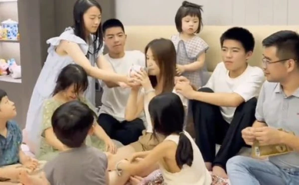 Изображение к статье: Коллекция по Зодиаку: китаянка собирается родить детей под всеми 12 знаками