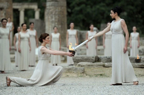 Изображение к статье: Кому доверено зажечь огонь Олимпийских игр 2026 года?