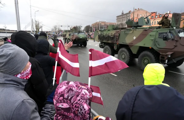 Изображение к статье: Что и во сколько смотреть 18 ноября: парад, лазерное шоу и другие мероприятия