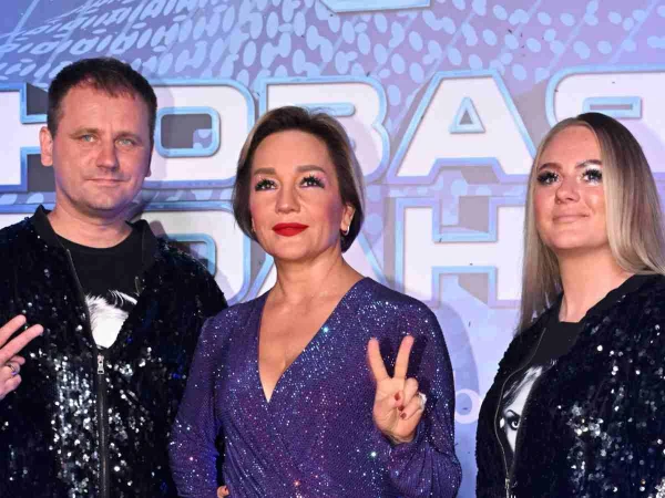 Изображение к статье: Татьяна Буланова со своими бывшими танцорами Максим и Аленой Алалыкиными.